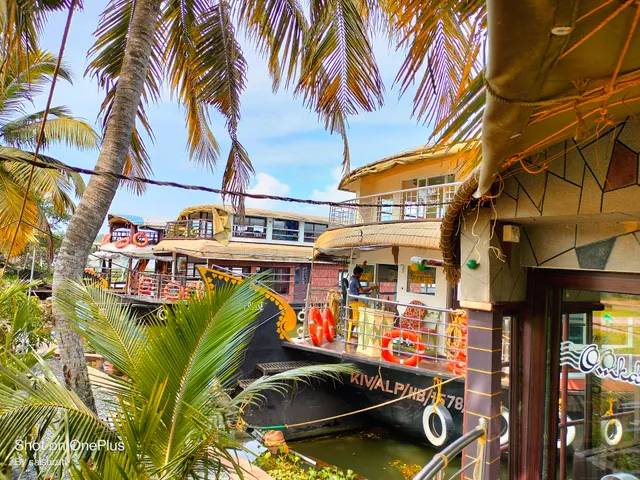Alleppey Backwater Lake Resort