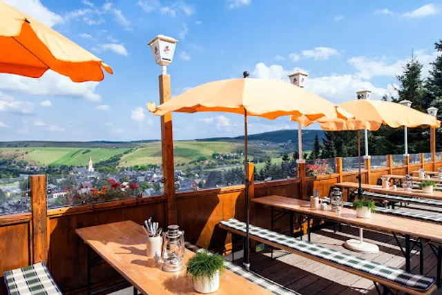 Pistenblick Alm & Skihütte