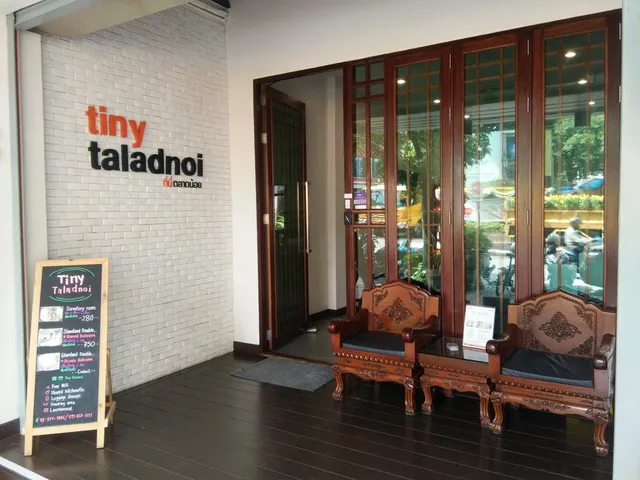 Tiny Talat Noi Hotel