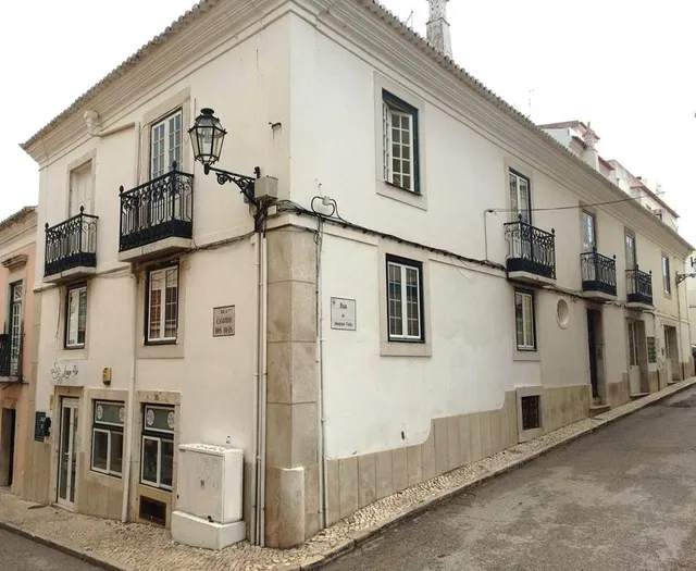 Henri's Apartments City Centre