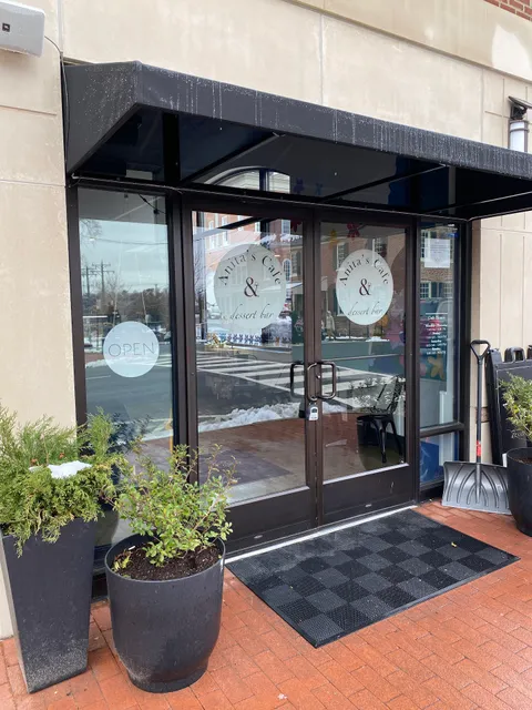 Anita's Cafe & Dessert Bar