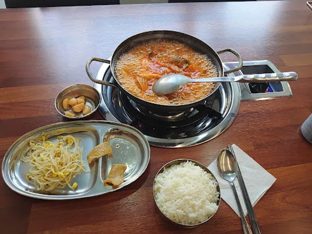 통돼지두루치기