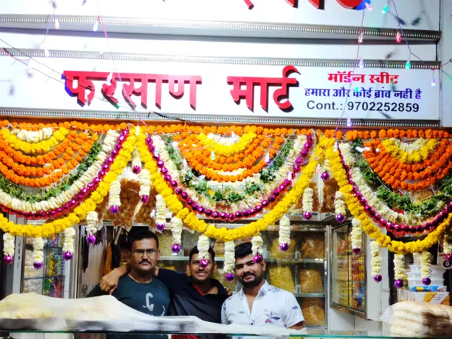Morden Sweets & Farsan Mart