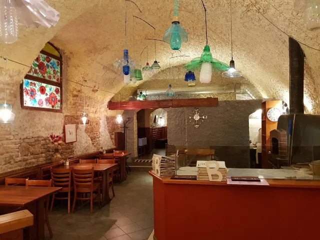 Pizzeria Kmotra Kavárna