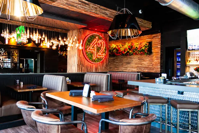 Tap 42 Craft Kitchen & Bar - Doral