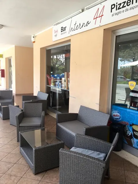 Bar Pizzeria Interno 44