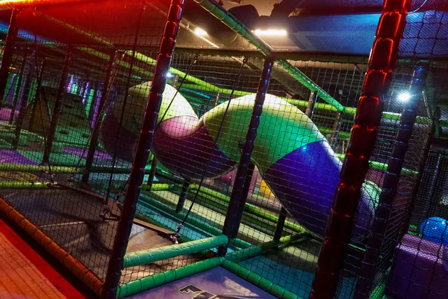 Flip Out Canary Wharf