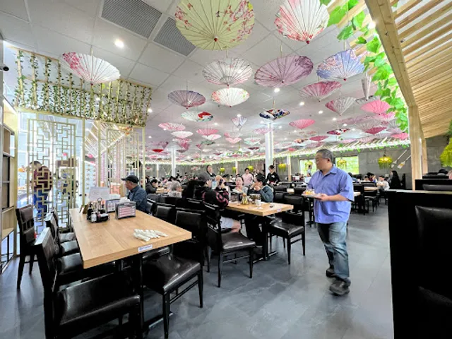 Umi Hotpot Sushi & Seafood Buffet