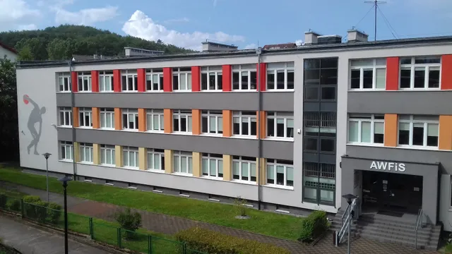 Pokoje w Ośrodku Sportowo - Wypoczynkowym OPO