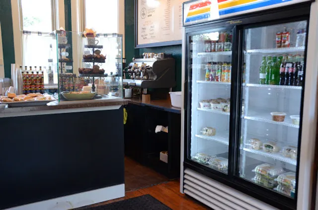 Eli's Coffee Shop - Tremont