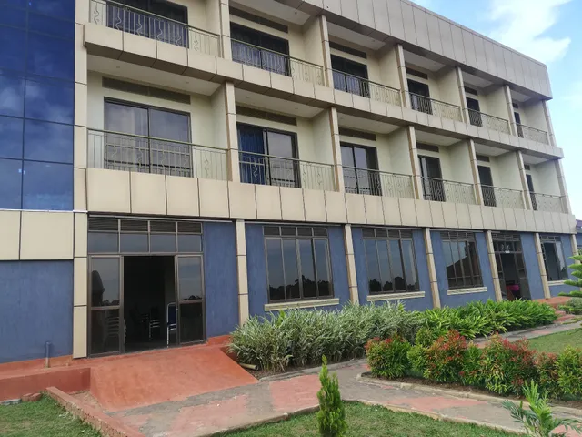 VICTORS VALLEY HOTEL