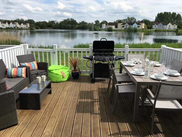 Spinnaker Lodge, 44 Windrush Lake