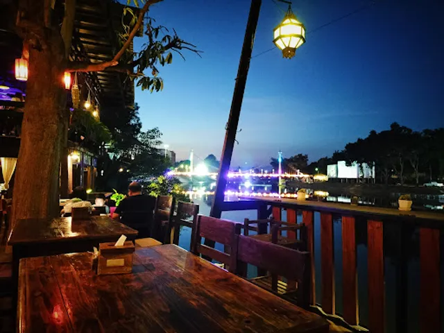 The Riverside Restaurant Lampang