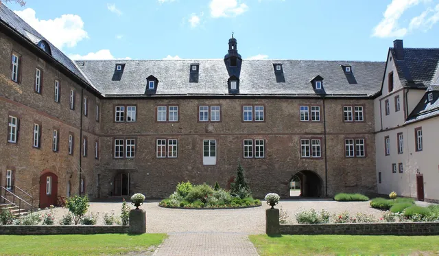 Schloss Wallhausen - Helmut Meier-Föllmi