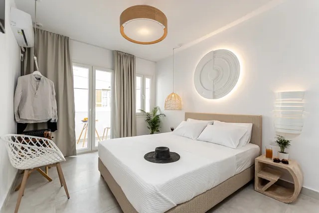 Golden Birds Naxos Suites