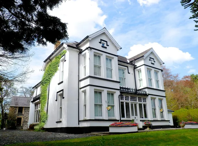 Cilwendeg House - Bed and Breakfast - Holiday Cottages