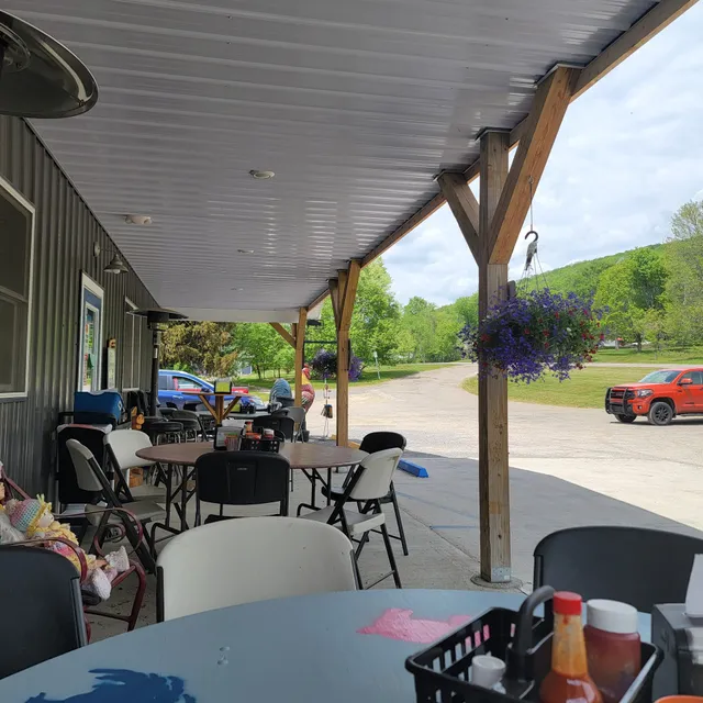 2 Sisters and a Smoker