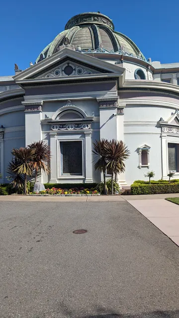 San Francisco Columbarium & Funeral Home 舊金山骨灰龕與殯儀館