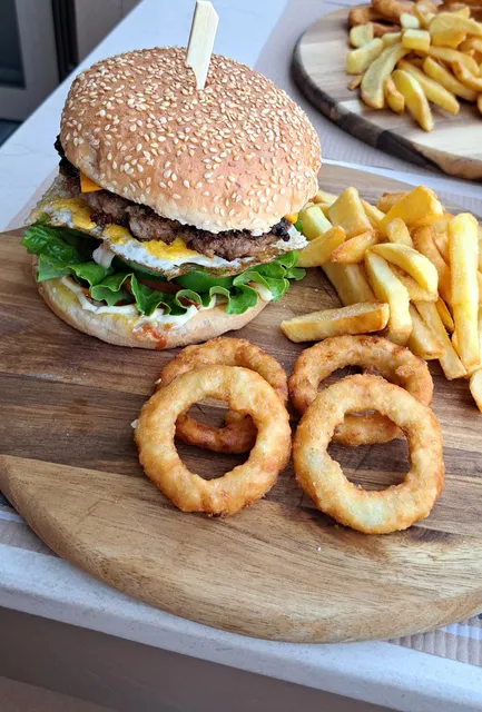 Cosmopolitan Lounge & Bar