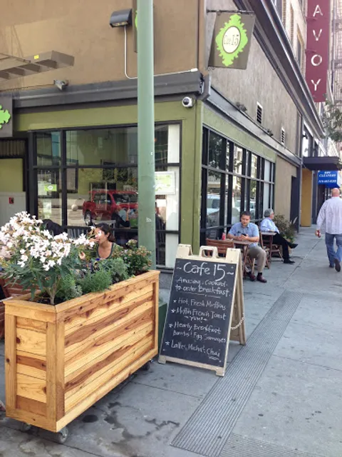 Catering Café 15 + Retail