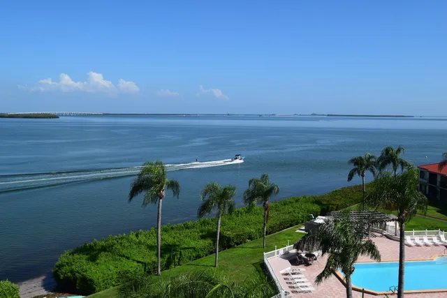 Top of Isla Vacation Rentals