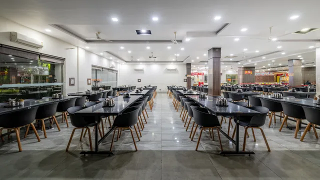 Hotel Highway King, Behror