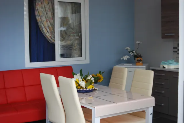 Soula's Sunshine Apartments