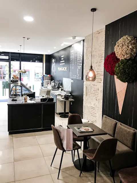 Glaces Moustache-Artisan Glacier