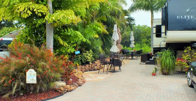 Holiday Cove RV Resort