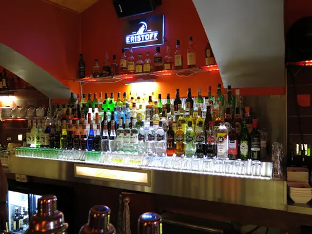 Salim^s Cocktails - Café - Snacks