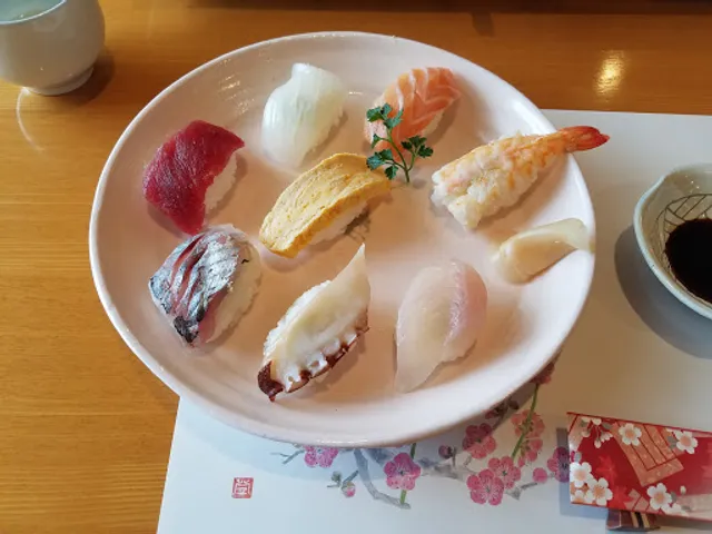 Naniwa Sushi