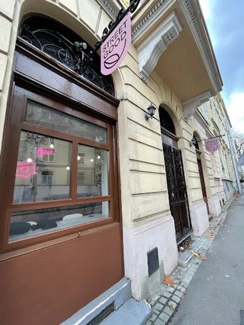 Street Good - Healthy bistro in Bratislava