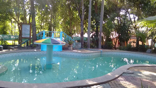 Rhosean's Garden Resort