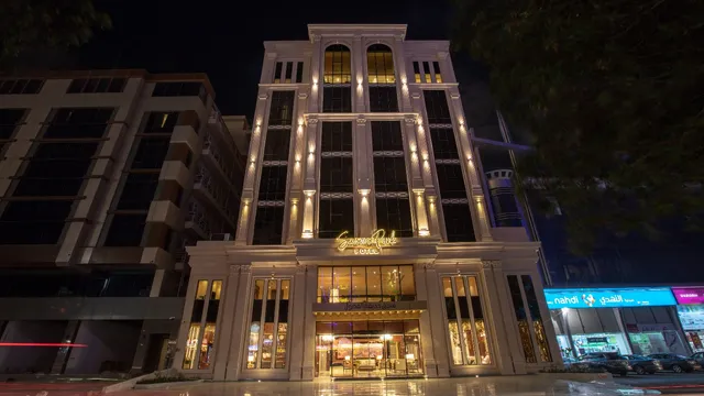 Seasons Park , mawasim al hayat hotel