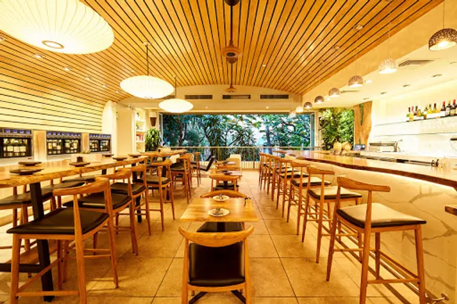 Island Vintage Wine Bar