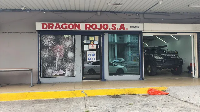 Pirotécnica y Fuegos Artificiales Dragon Rojo