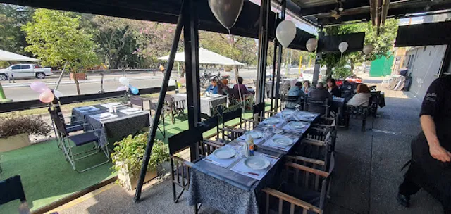 Mi Nueva Estancia Park Restaurant y Parrillada