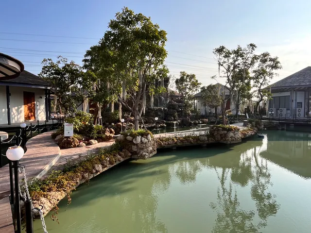 Ellipse Boutique Café & Eatery