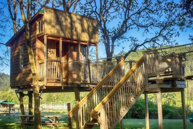 Out'n'About Treehouse Treesort LLC