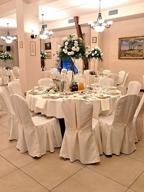 FOLWARK Restauracja & Hotel