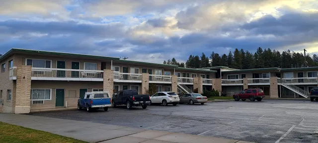 Benny's Colville Inn