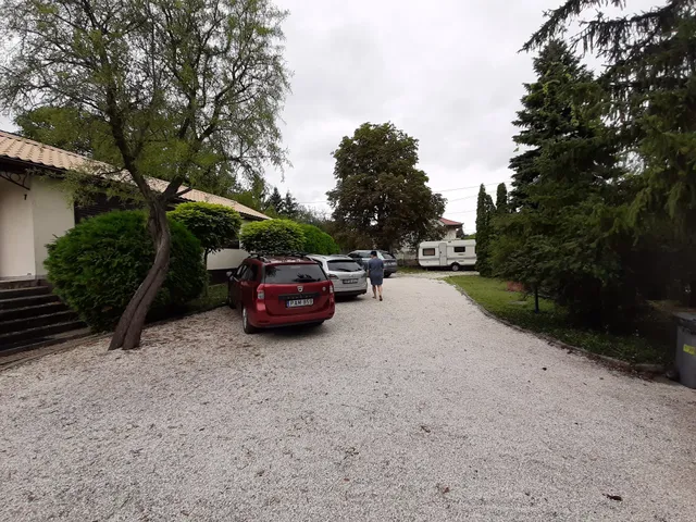 Esthajnal Apartmanok