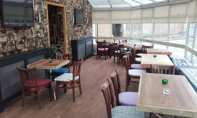 MOMO Bar Hamilton (Formerly Junk Yard)