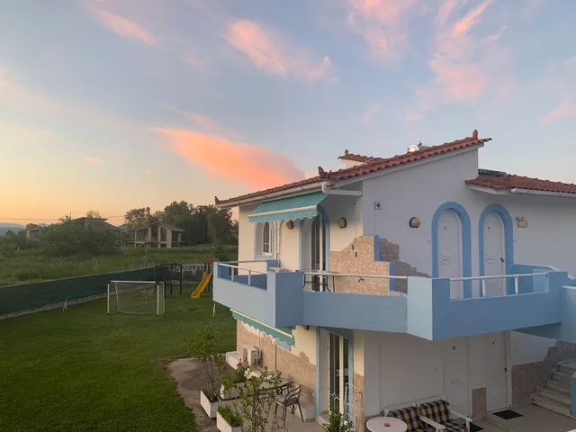 7 SYN 7 S T U D I O S