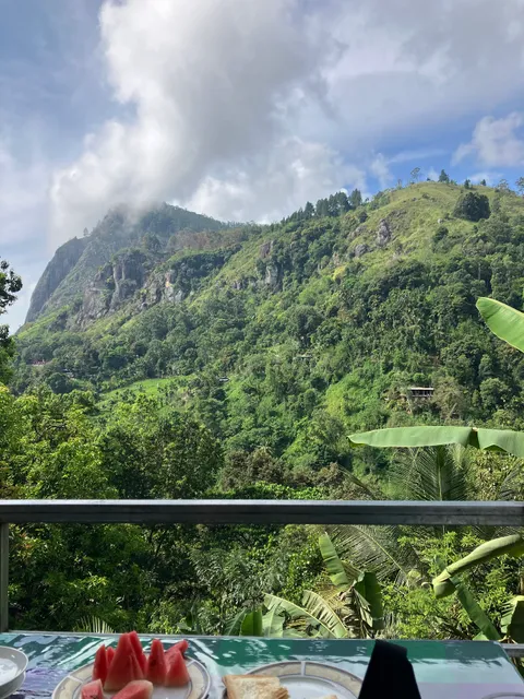 Ranuchanu Rockview inn Ella