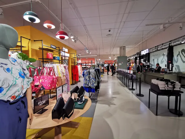 Galeries Lafayette Outlet Ile Saint Denis