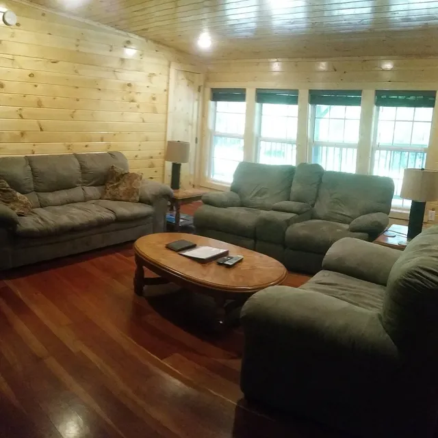 Walnut Tree Log Cabin Rentals