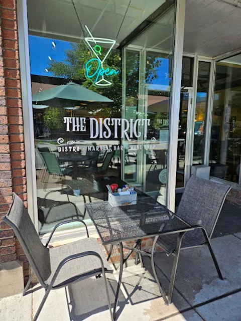 The District Bistro, Martini Bar & Wine Shop