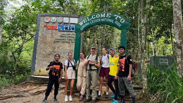 Bukit Lawang Tour