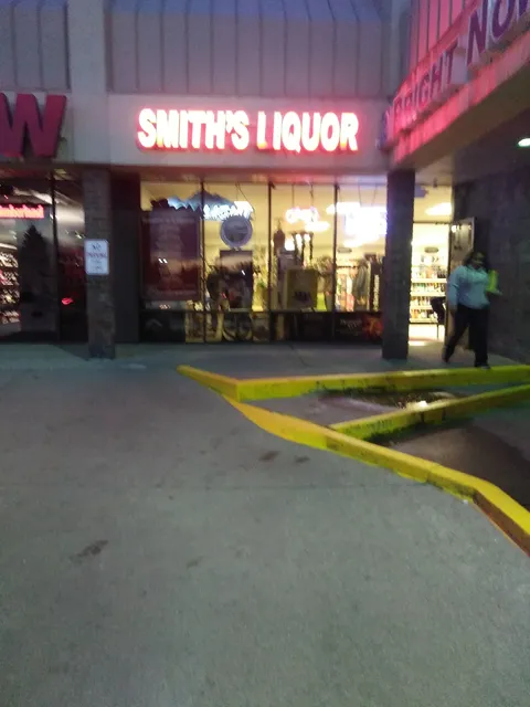 Pinewood Plaza Shopping Center